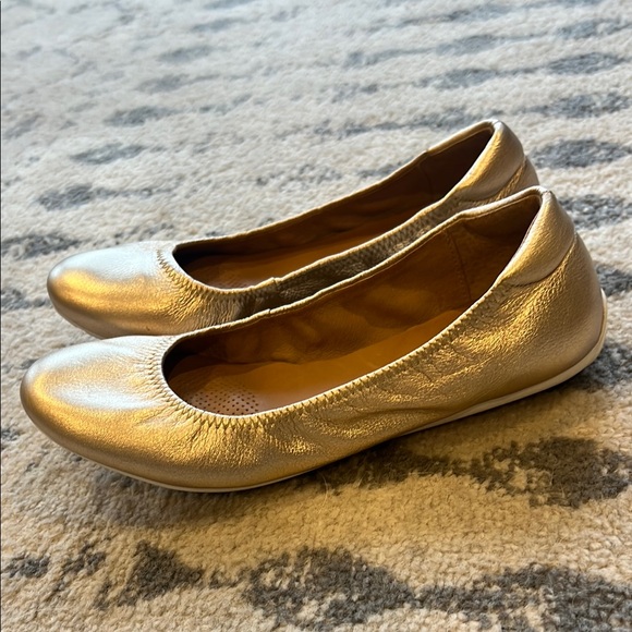 Corso Como Gold Ballet Flats with Metallic Finish - Picture 4 of 5